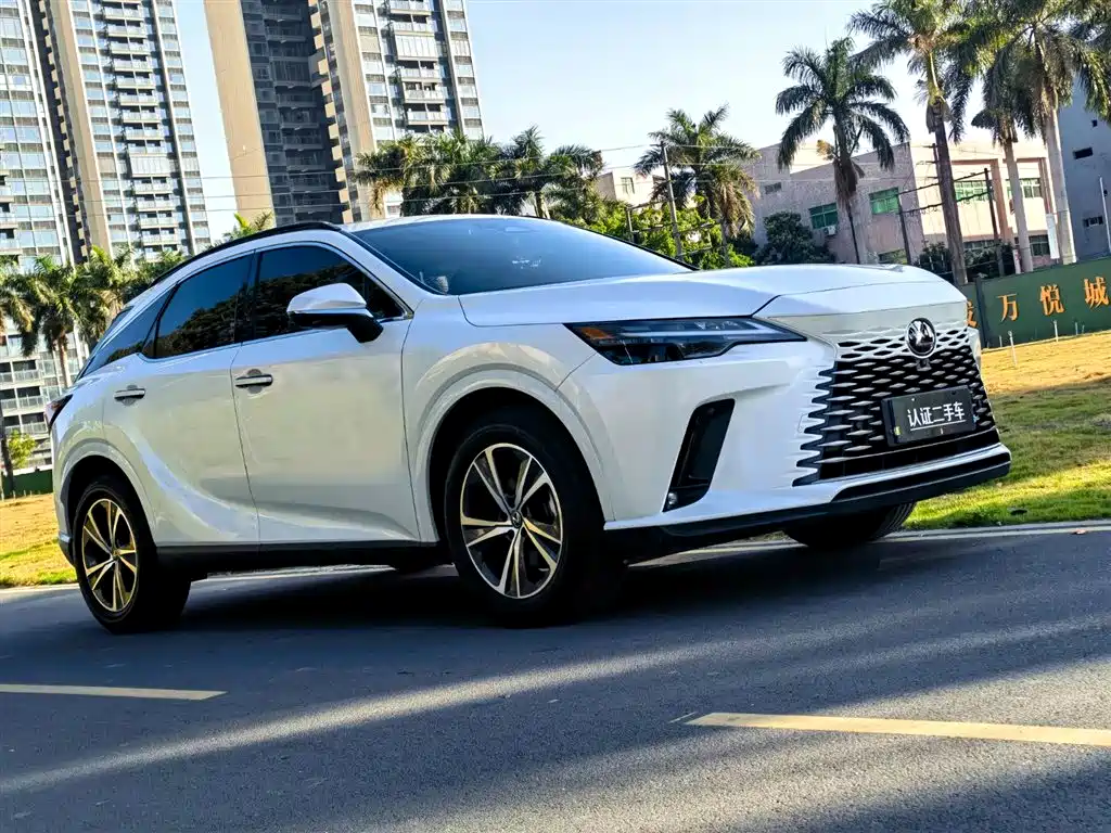 Lexus RX 2025