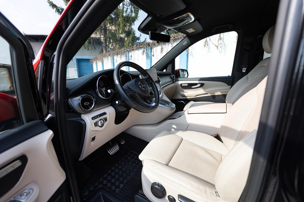 Mercedes-Benz V 300 2023