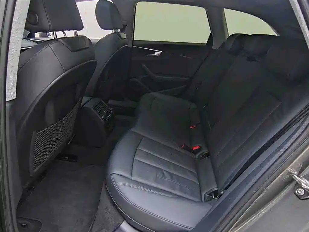Audi A4 2021