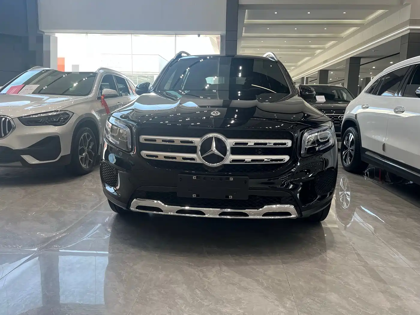 Mercedes-Benz GLB 2023