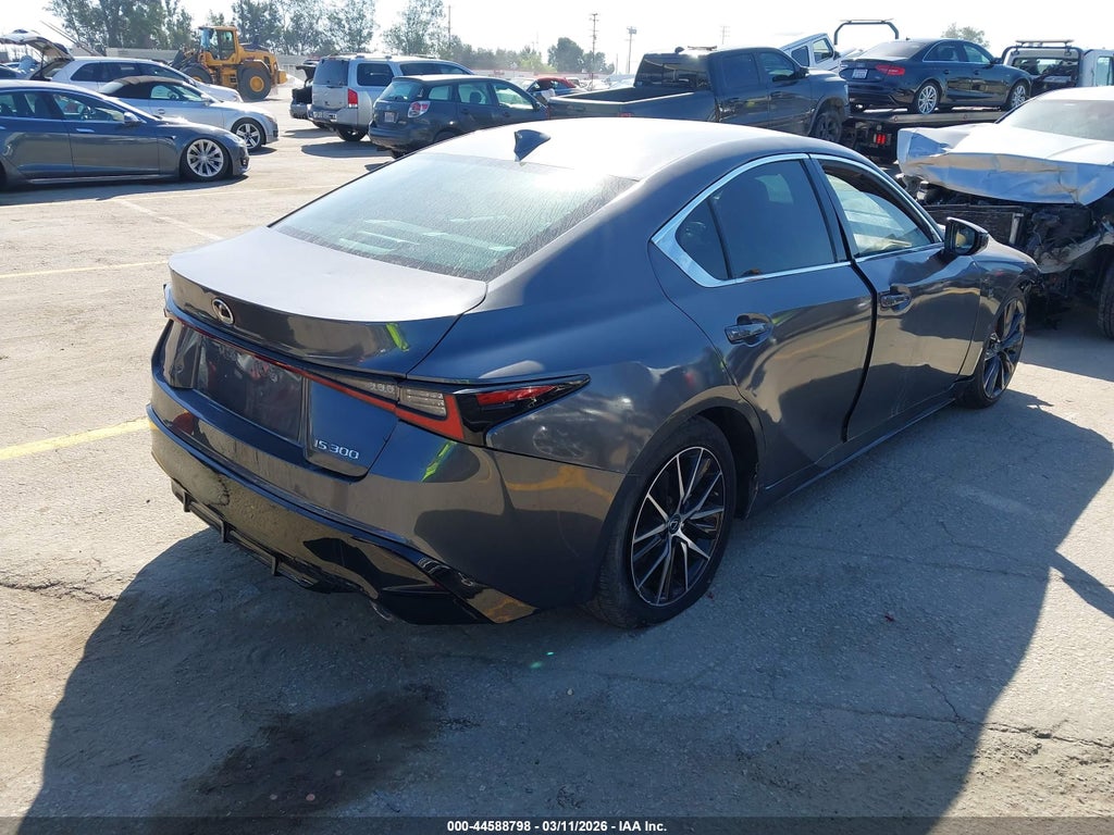 Lexus IS 300 2025
