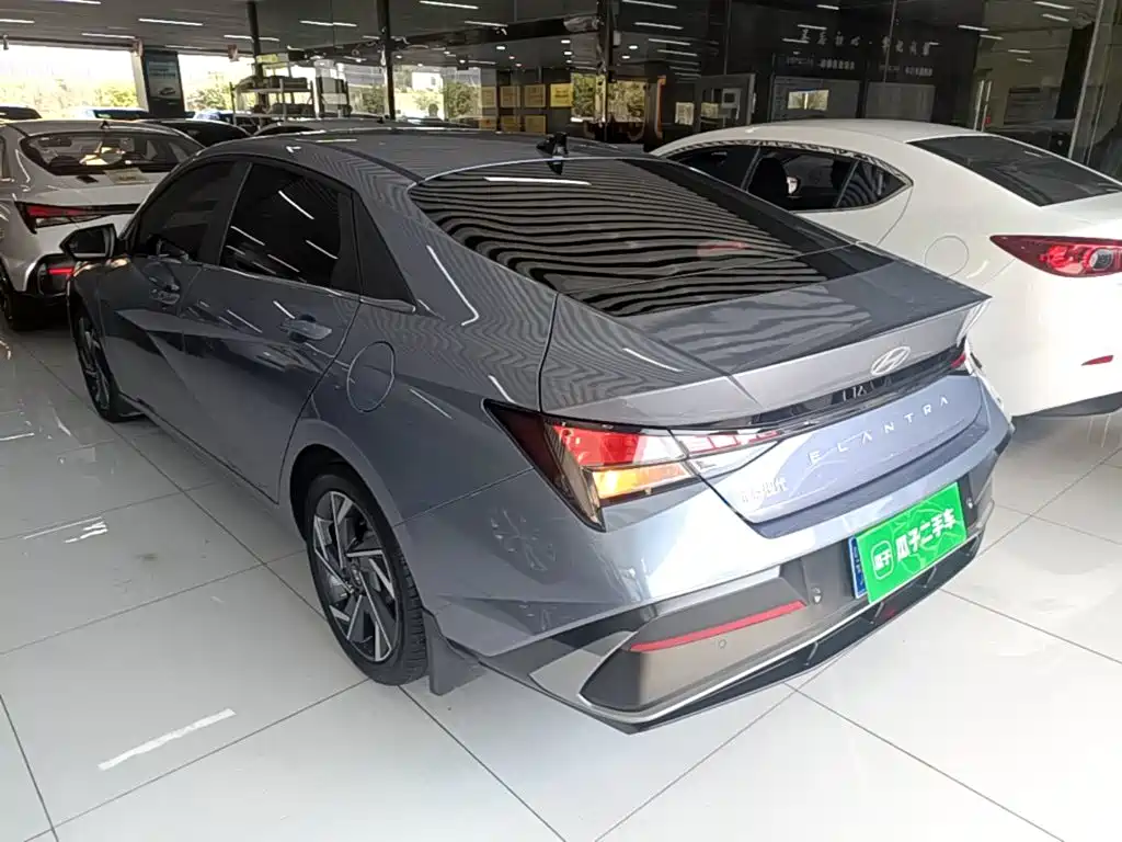Hyundai Elantra 2025