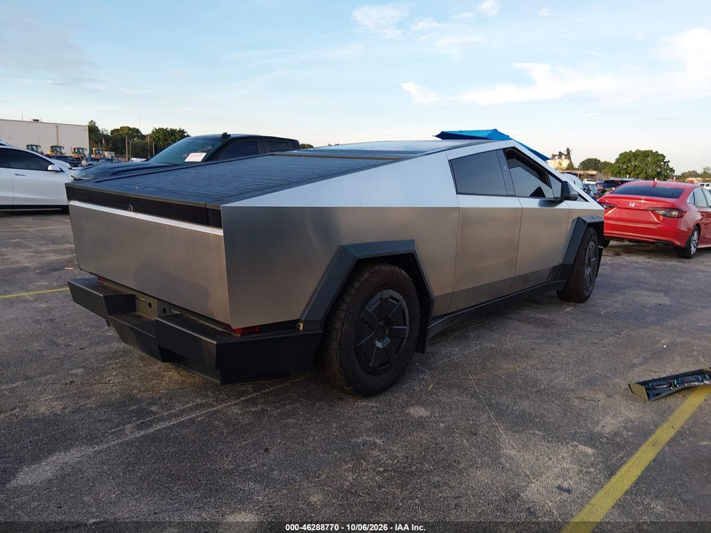 Tesla Cybertruck 2026