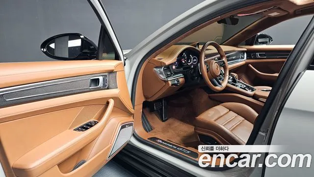 Porsche Panamera 2022