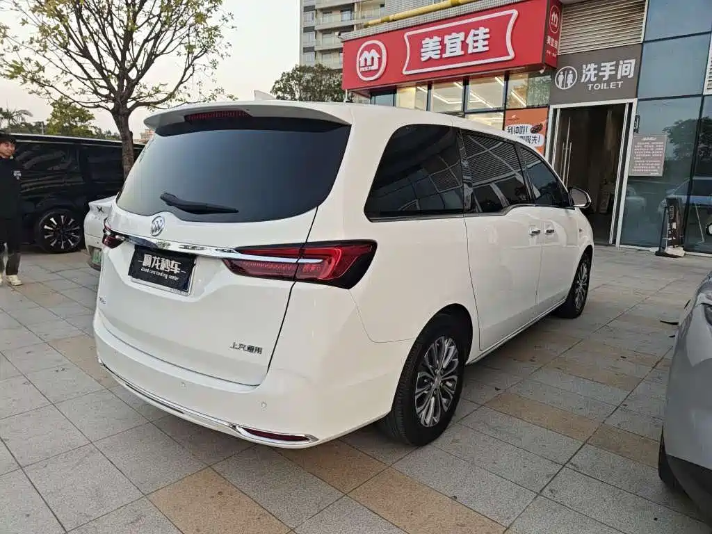 Buick GL8 2024