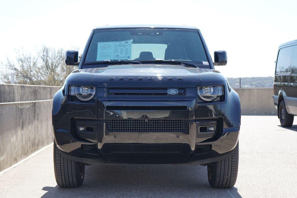 Land Rover Defender 2023