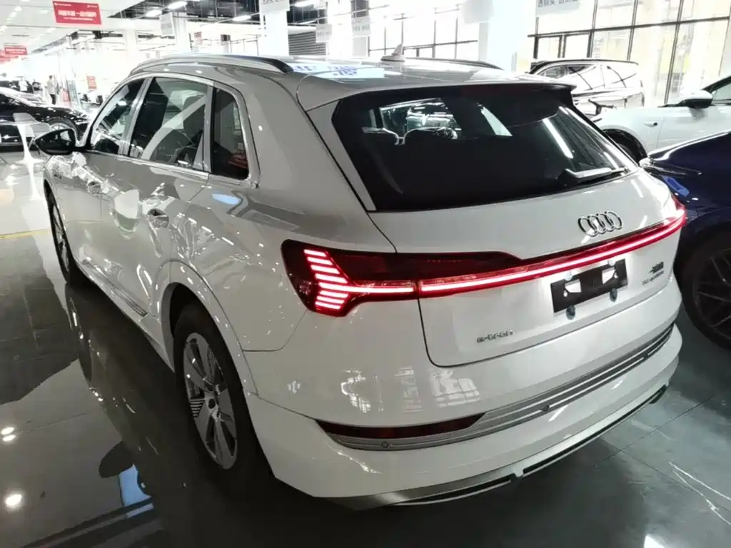 Audi e-tron 2026