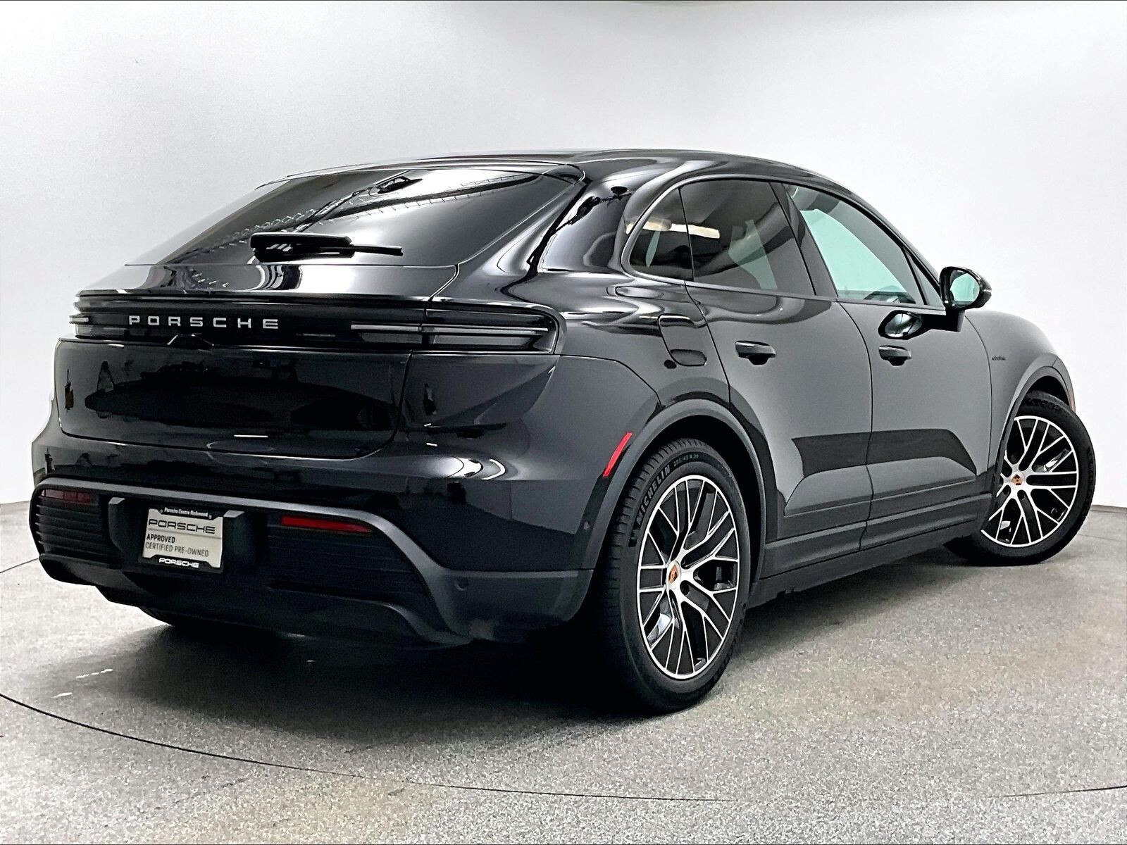 Porsche Macan 2025