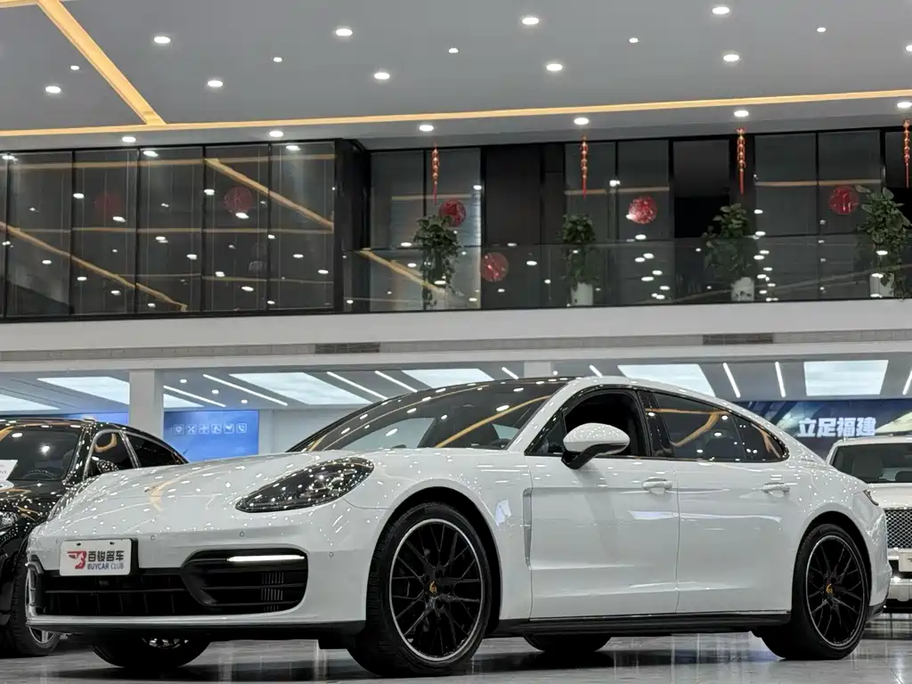 Porsche Panamera 2022
