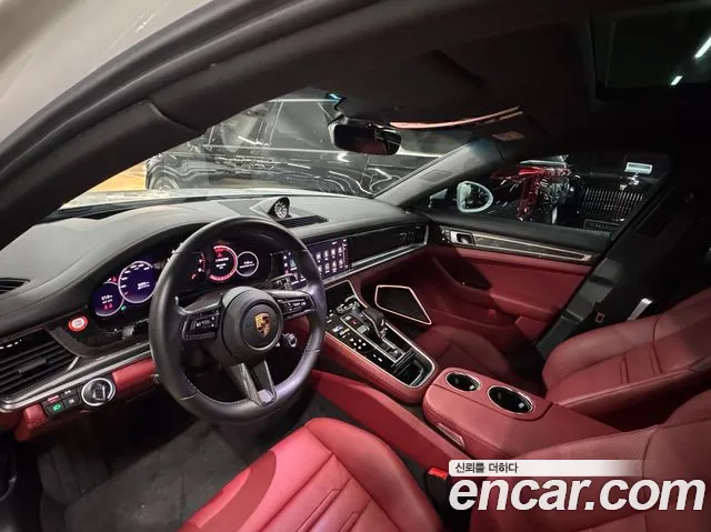 Porsche Panamera 2023