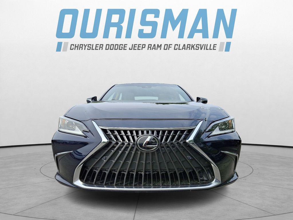 Lexus ES 2022