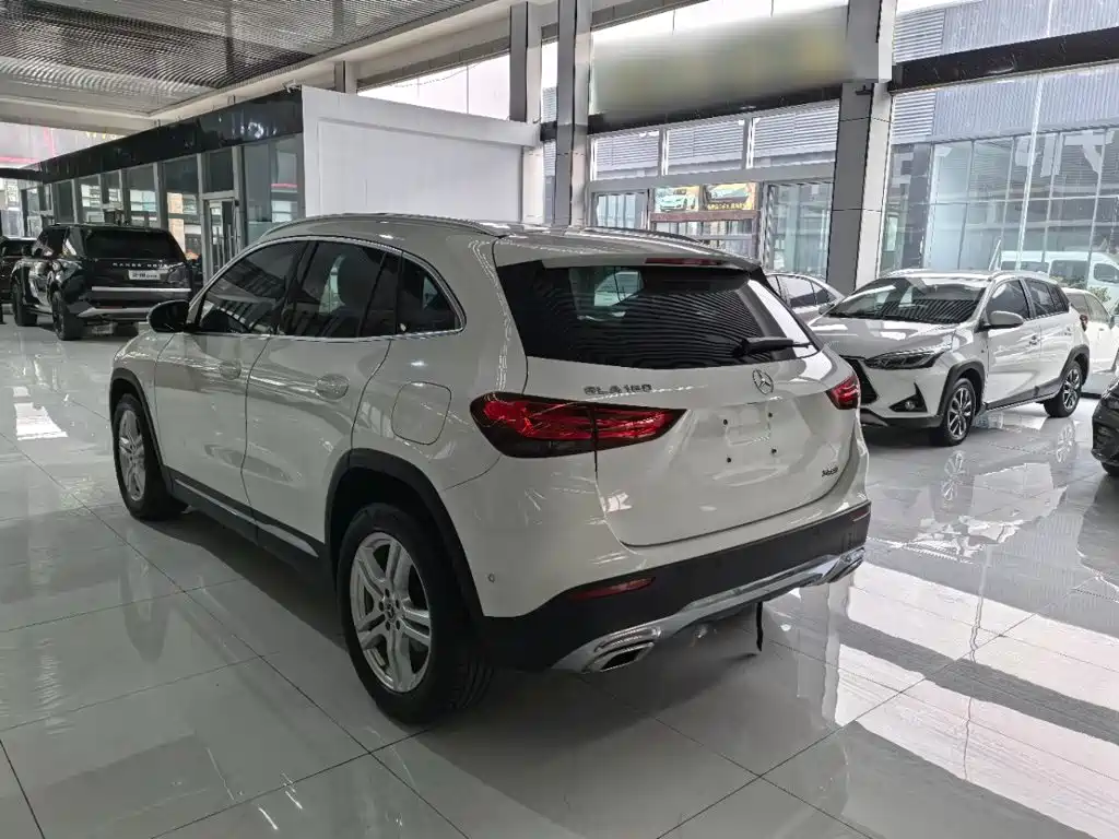 Mercedes-Benz GLA 2021
