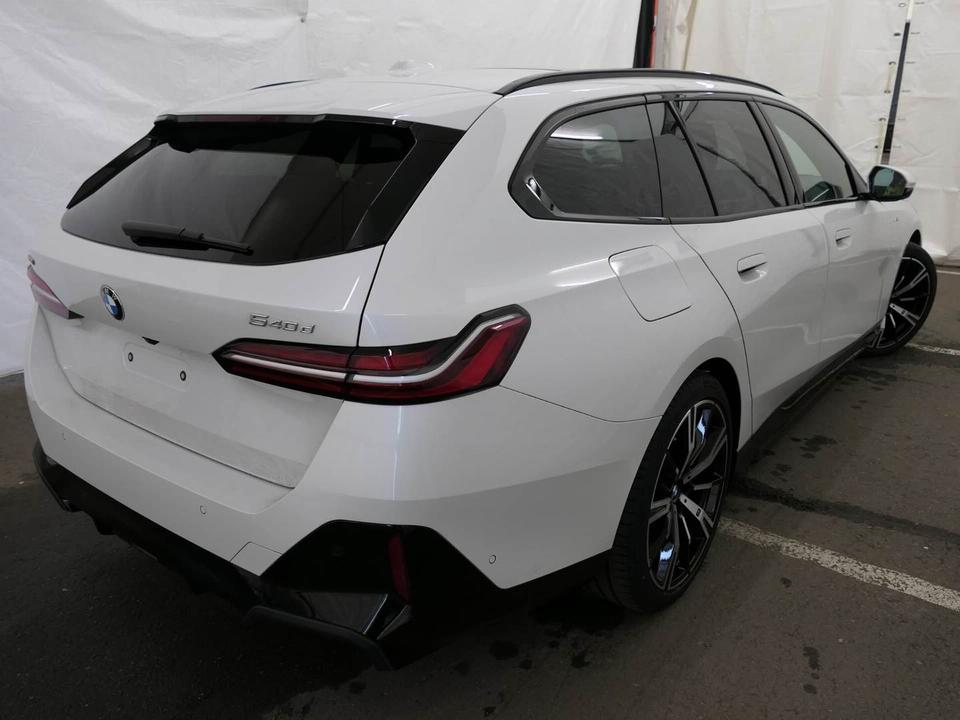 BMW 540 2025