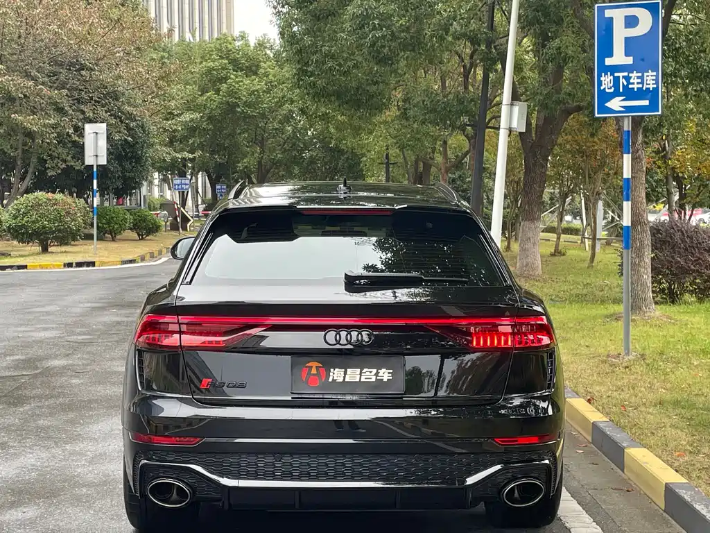 Audi RS Q8 2024