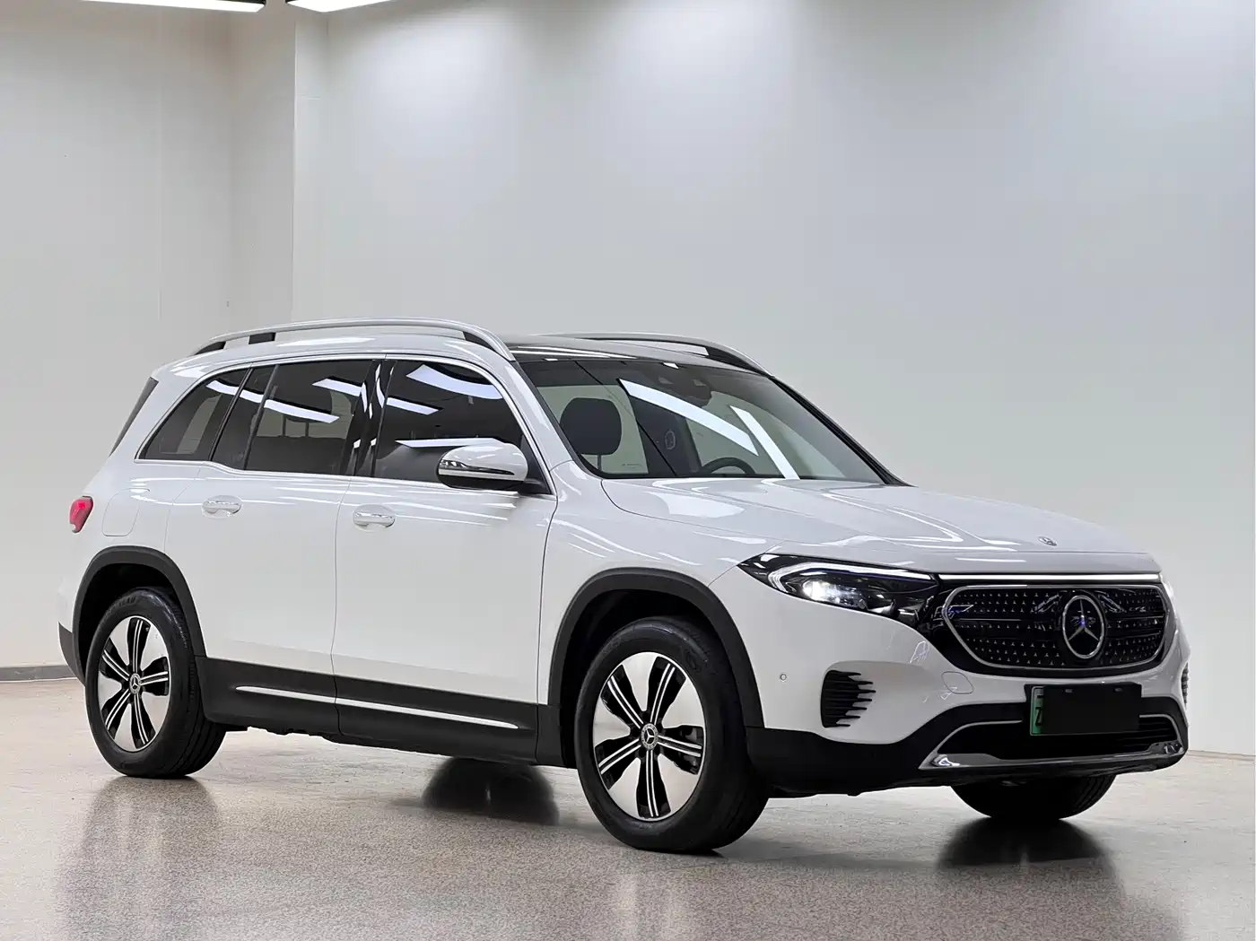 Mercedes-Benz EQB 2024