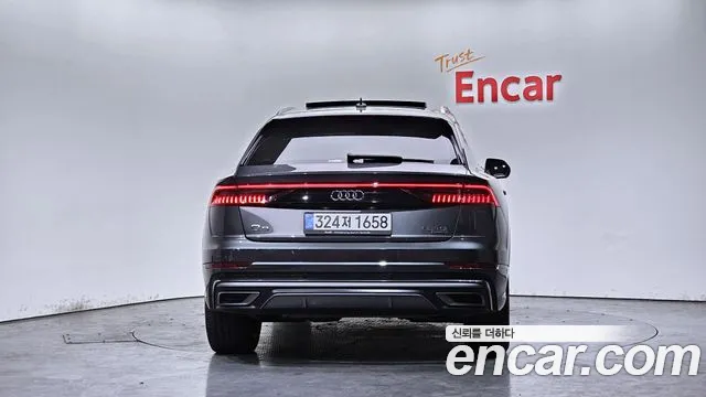 Audi Q8 2021
