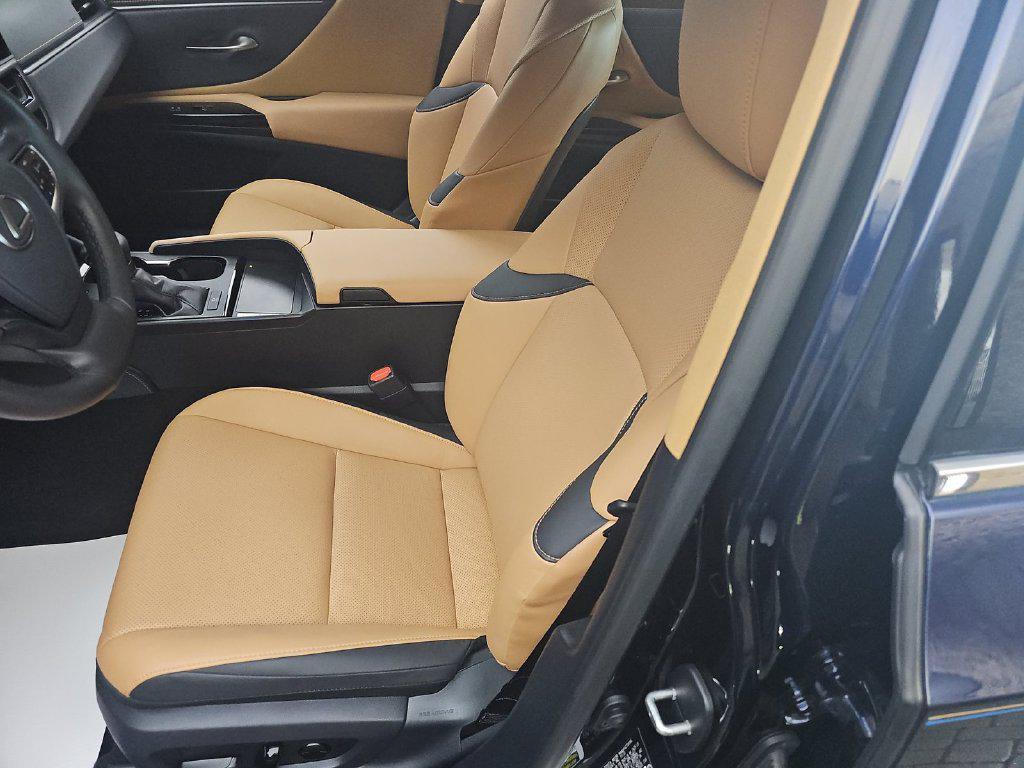 Lexus ES 2024