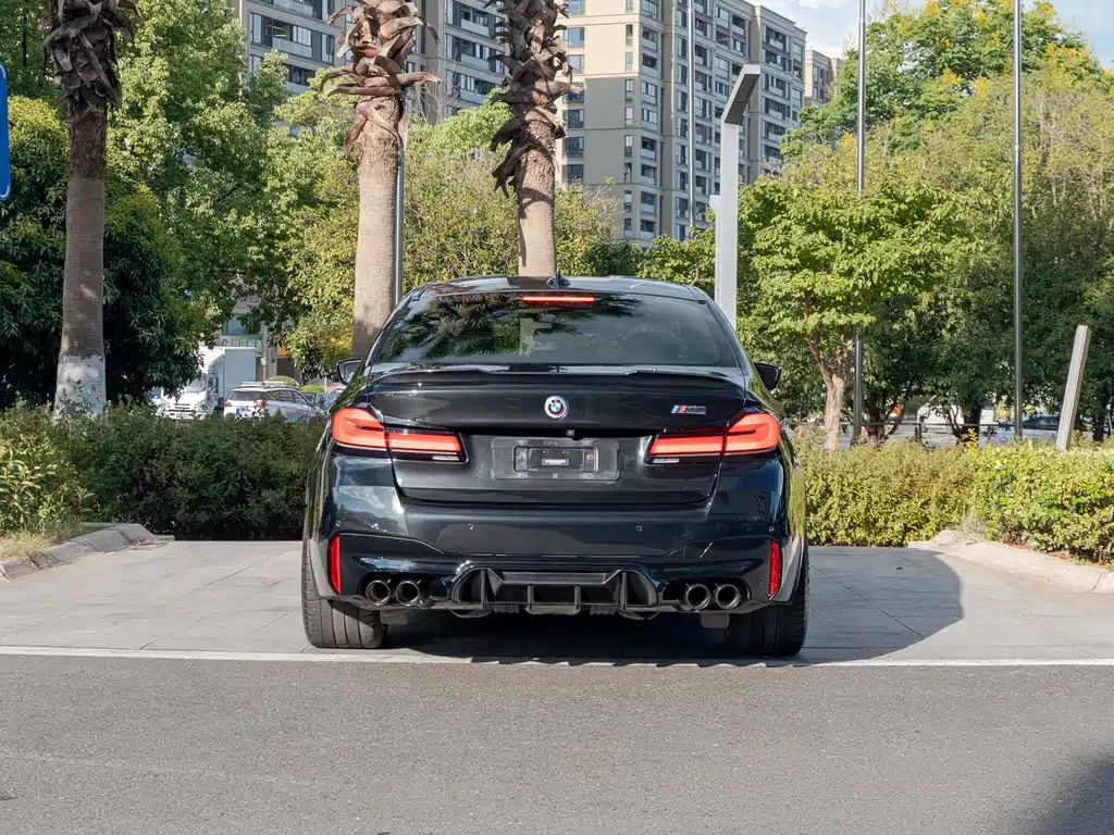 BMW M5 2021