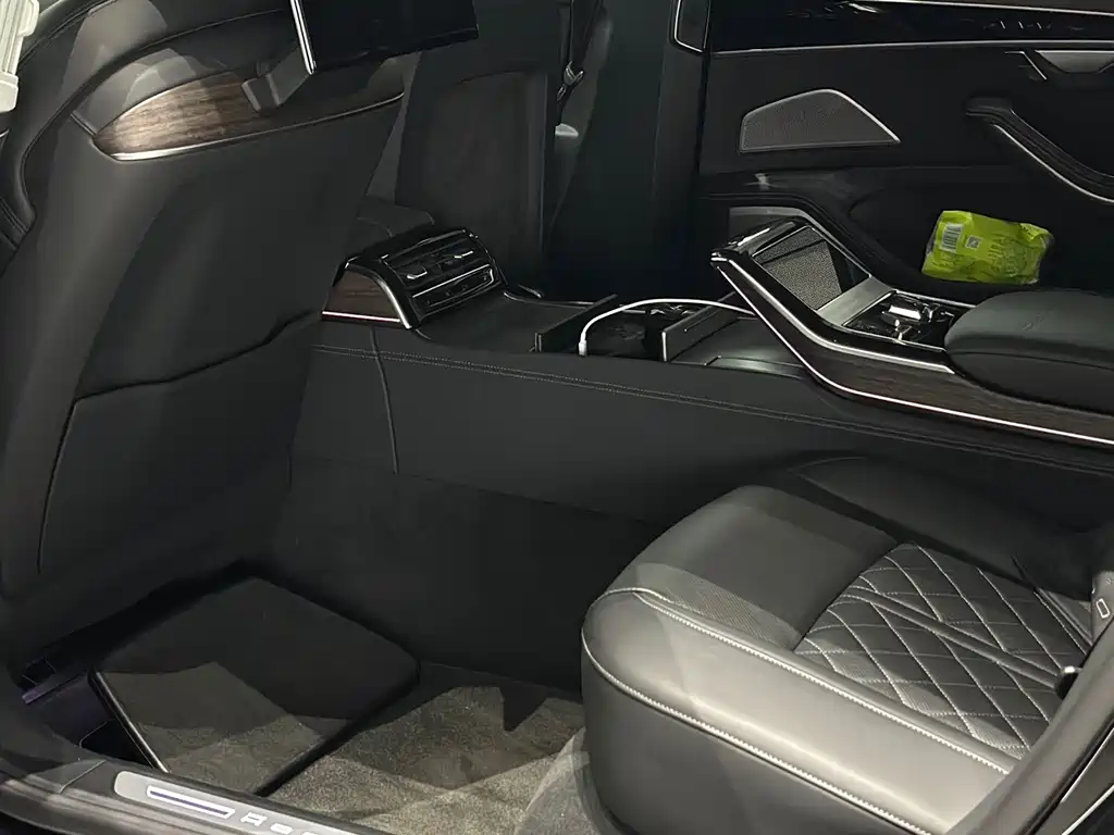 Audi A8 2022