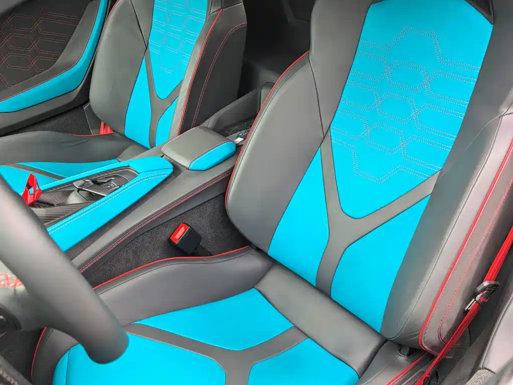 Lamborghini Revuelto 2025