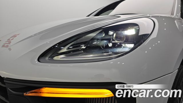 Porsche Macan 2023