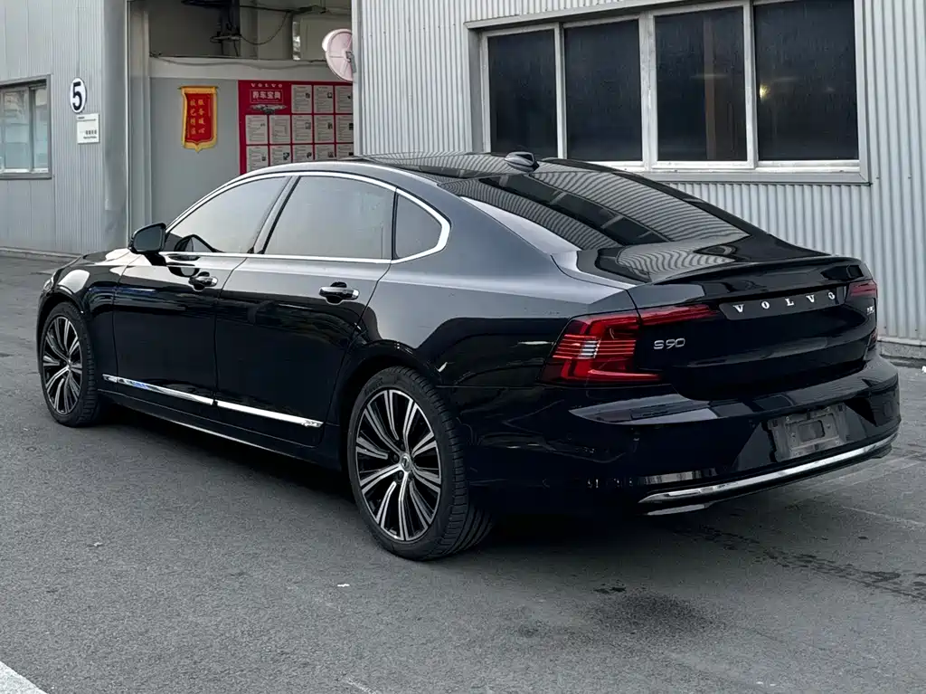 Volvo S90 2022