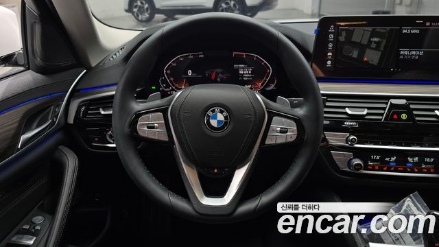 BMW 5 серии 2023