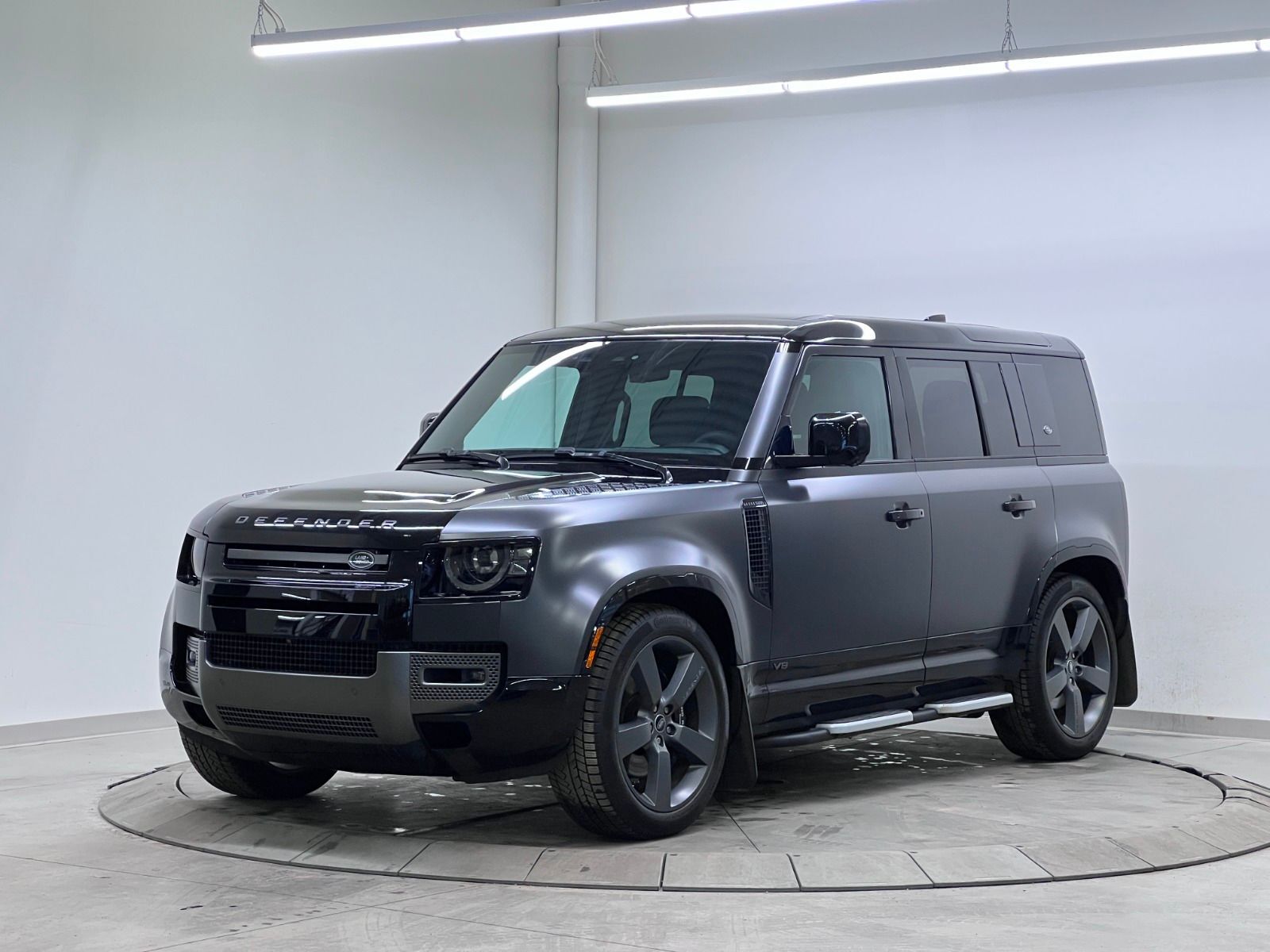 Land Rover Defender 2023