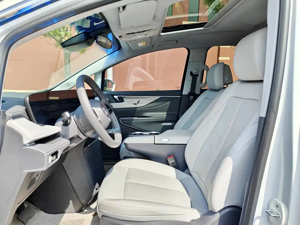 Buick GL8 2025