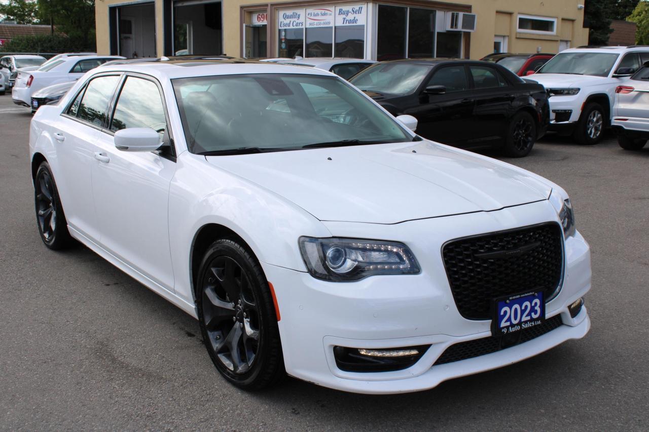 Chrysler 300 2023