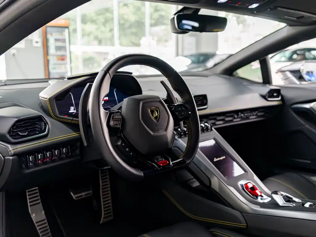 Lamborghini Huracán 2021