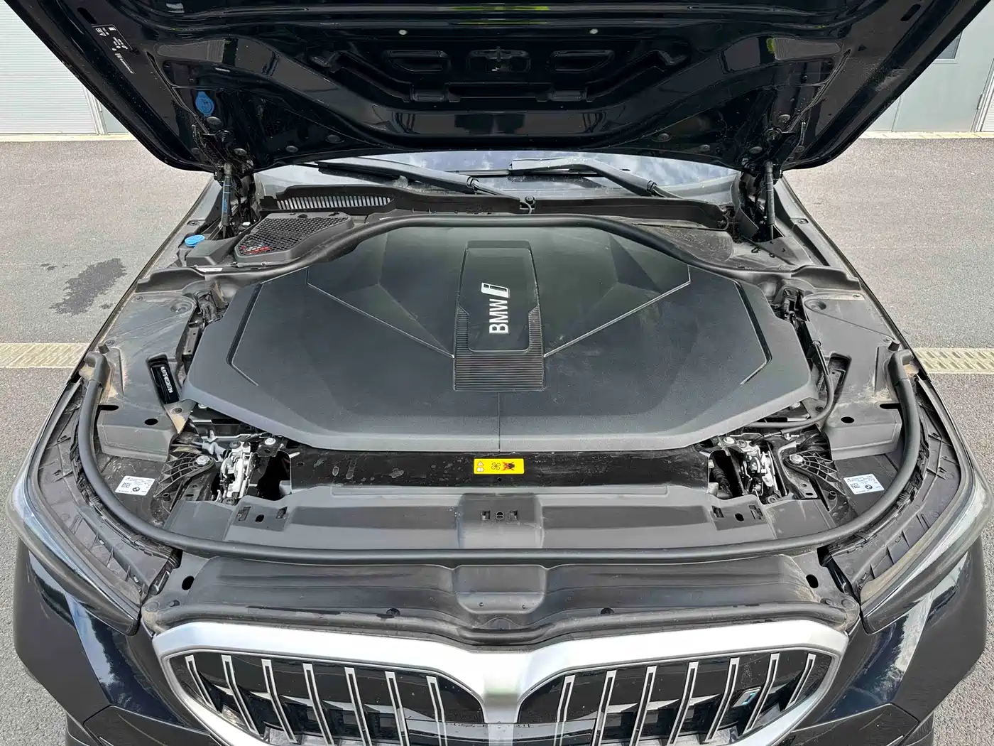 BMW i5 2025