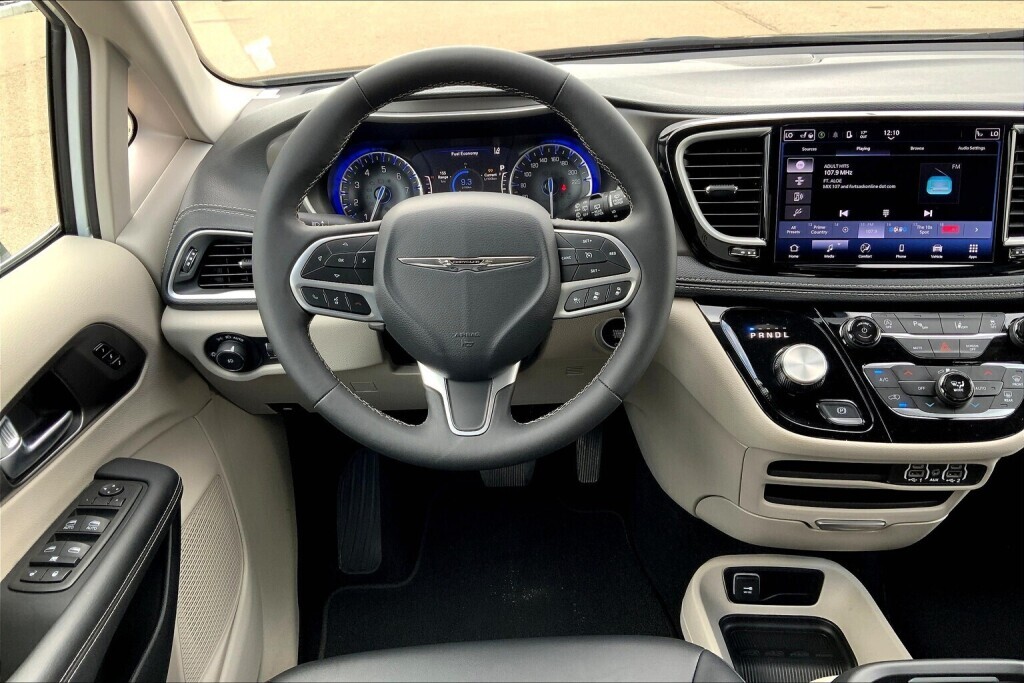 Chrysler Pacifica 2024