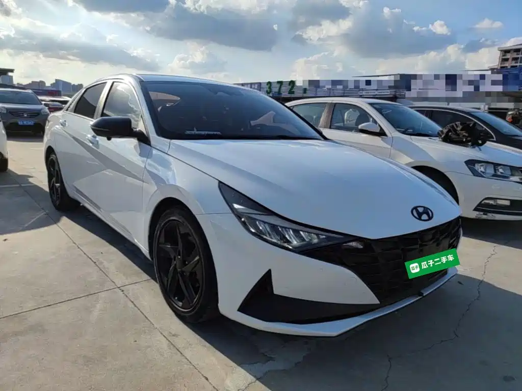 Hyundai Elantra 2022