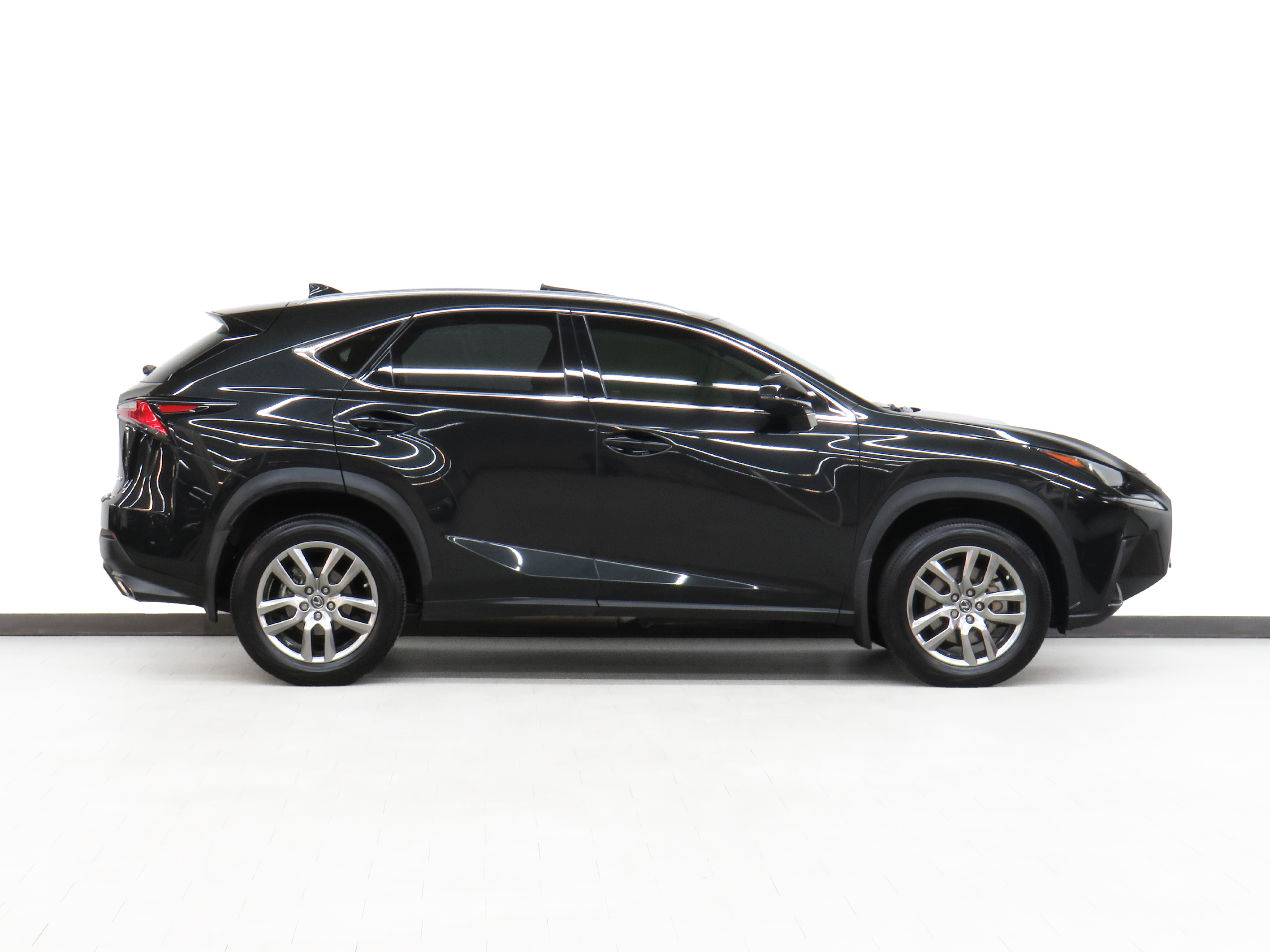 Lexus NX 2021