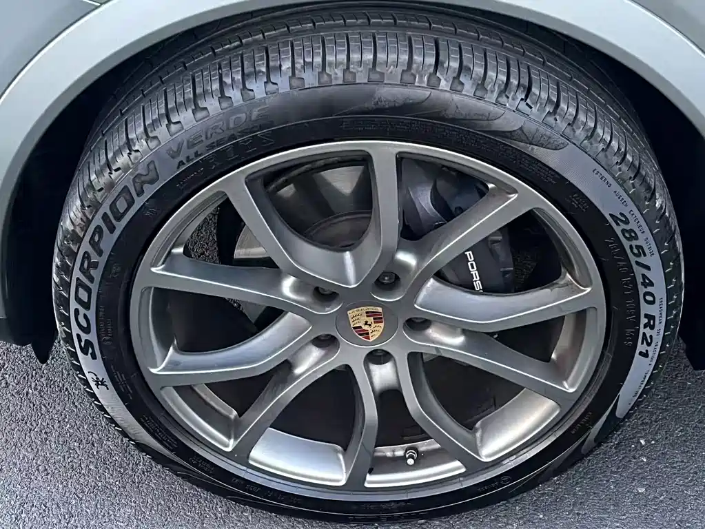 Porsche Cayenne 2021