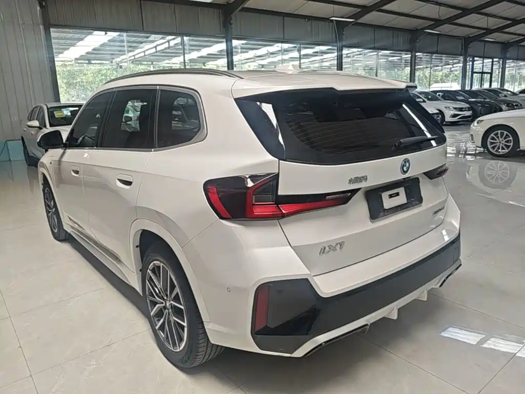 BMW iX1 2024