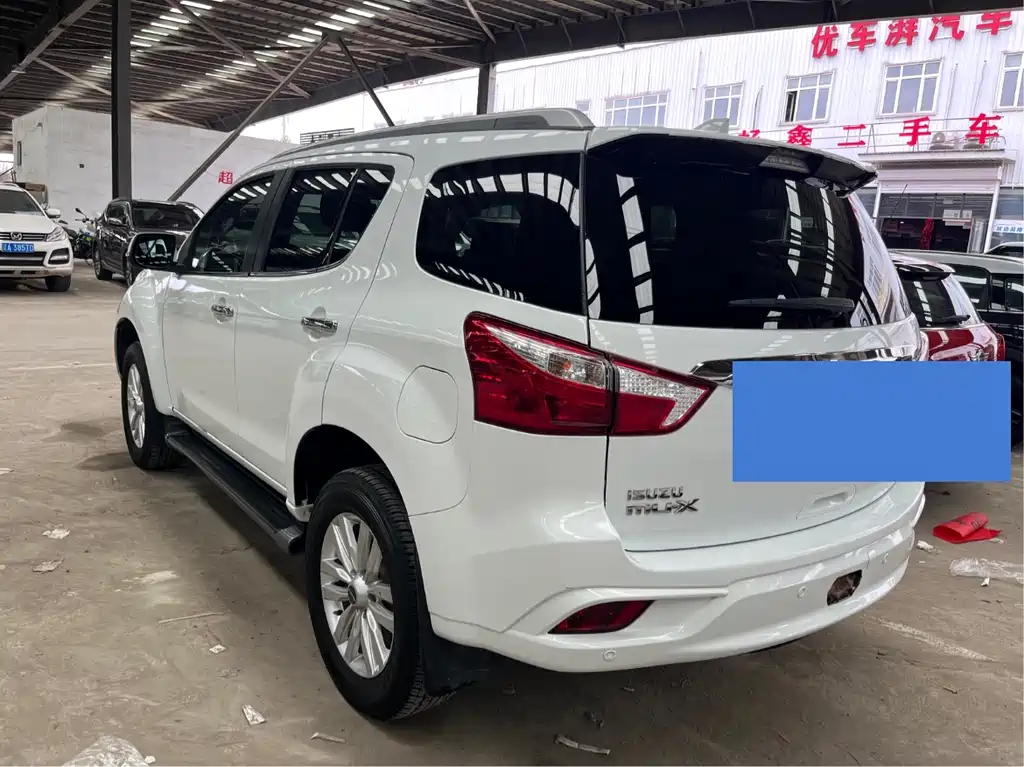Isuzu MU-X 2021