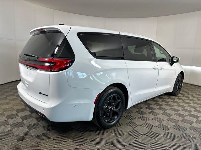 Chrysler Pacifica 2023