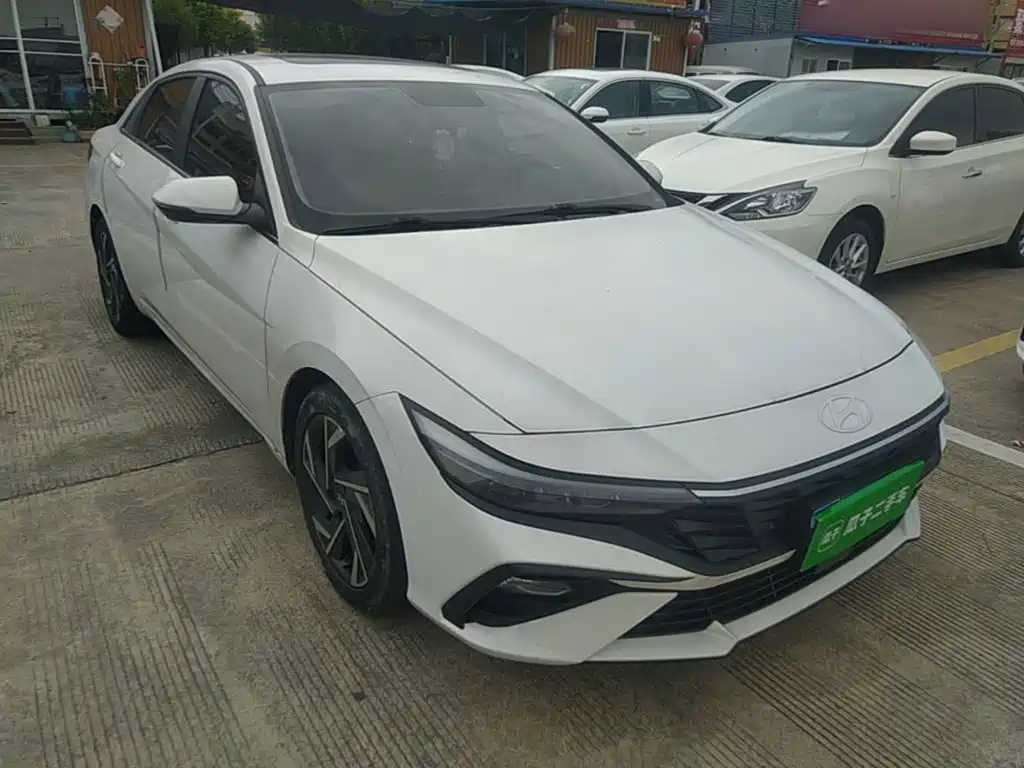 Hyundai Elantra 2024