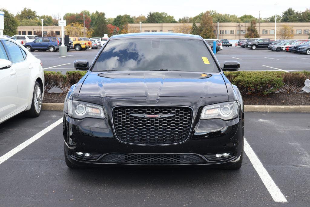 Chrysler 300 2023