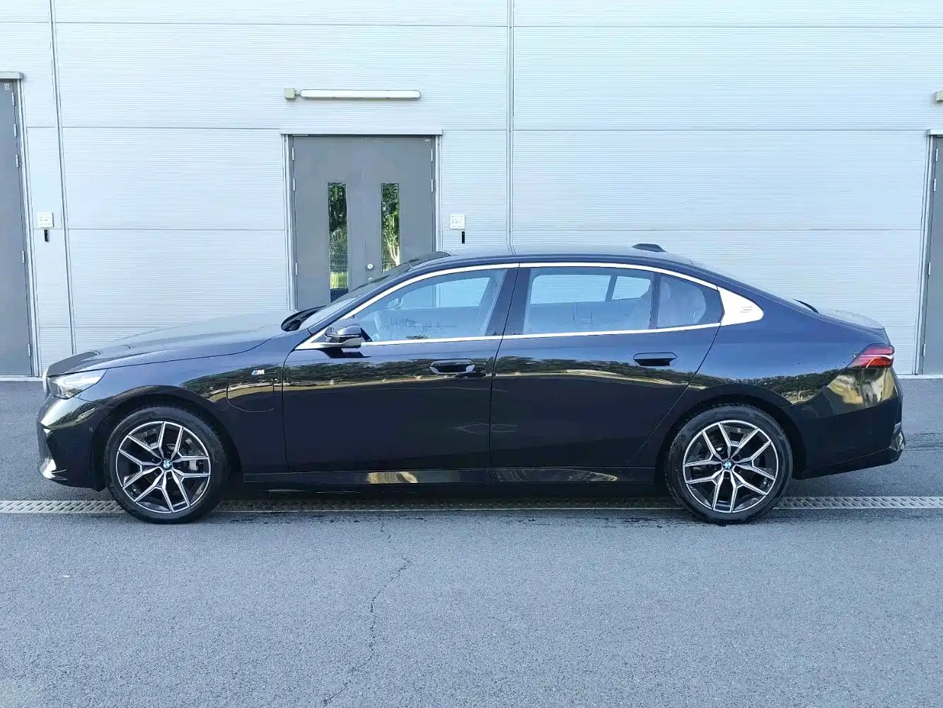 BMW i5 2025