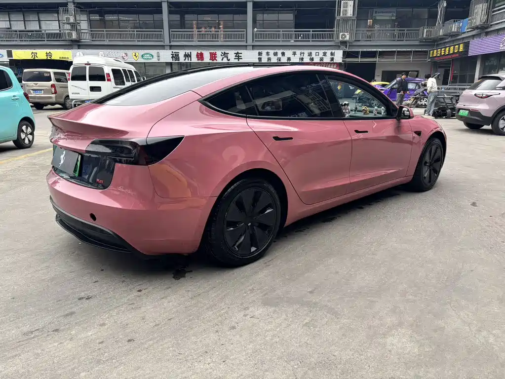 Tesla Model 3 2025