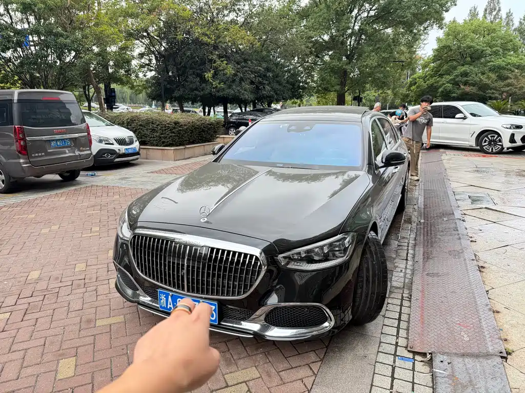 Mercedes-Benz Maybach S-Класс 2022