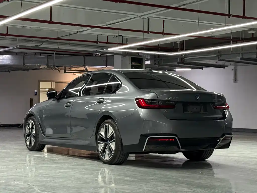 BMW i3 2024