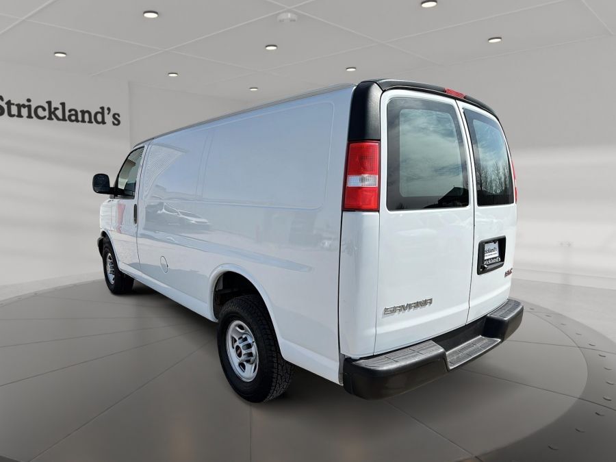 GMC Savana 2022