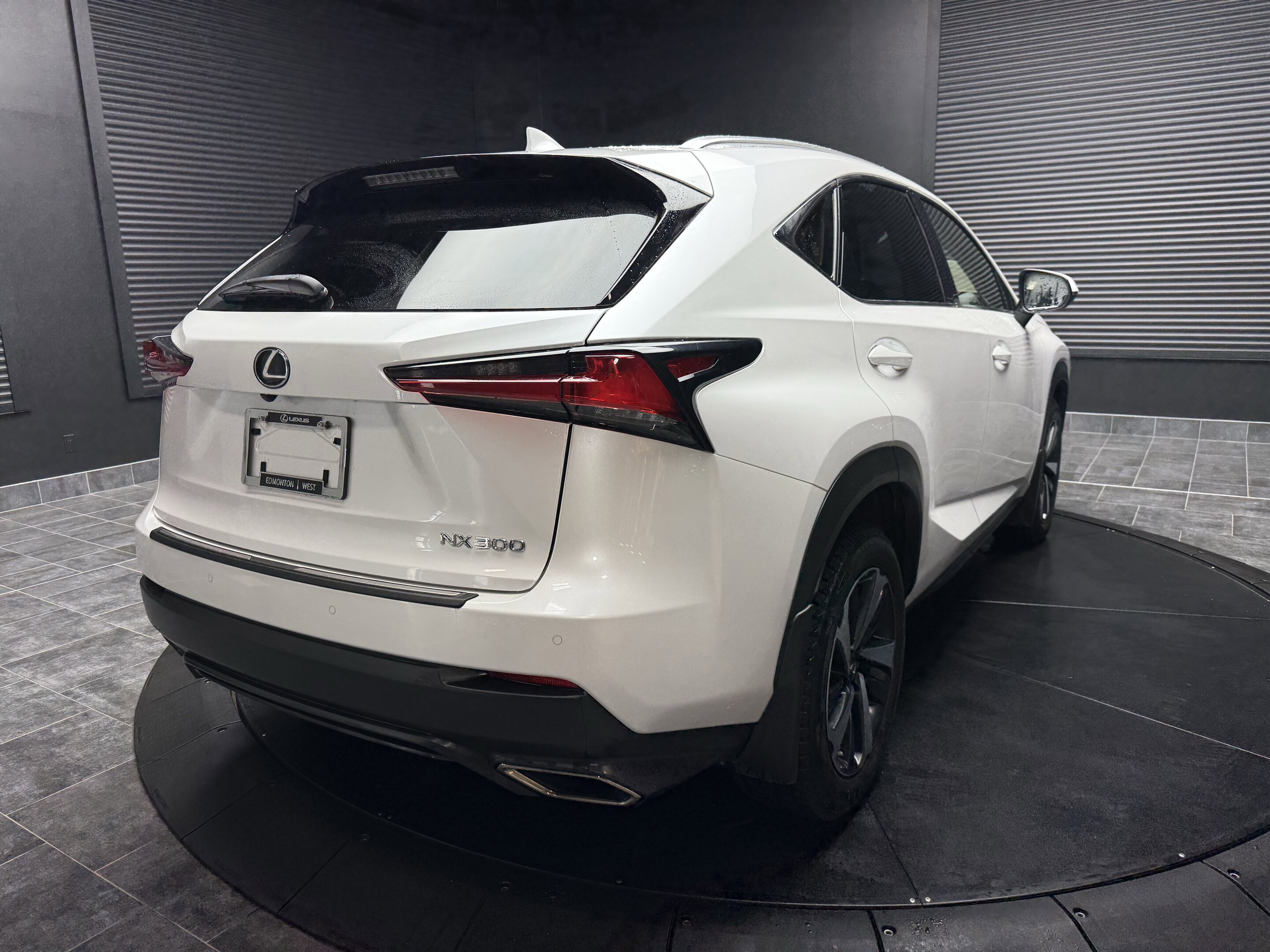 Lexus NX 2021
