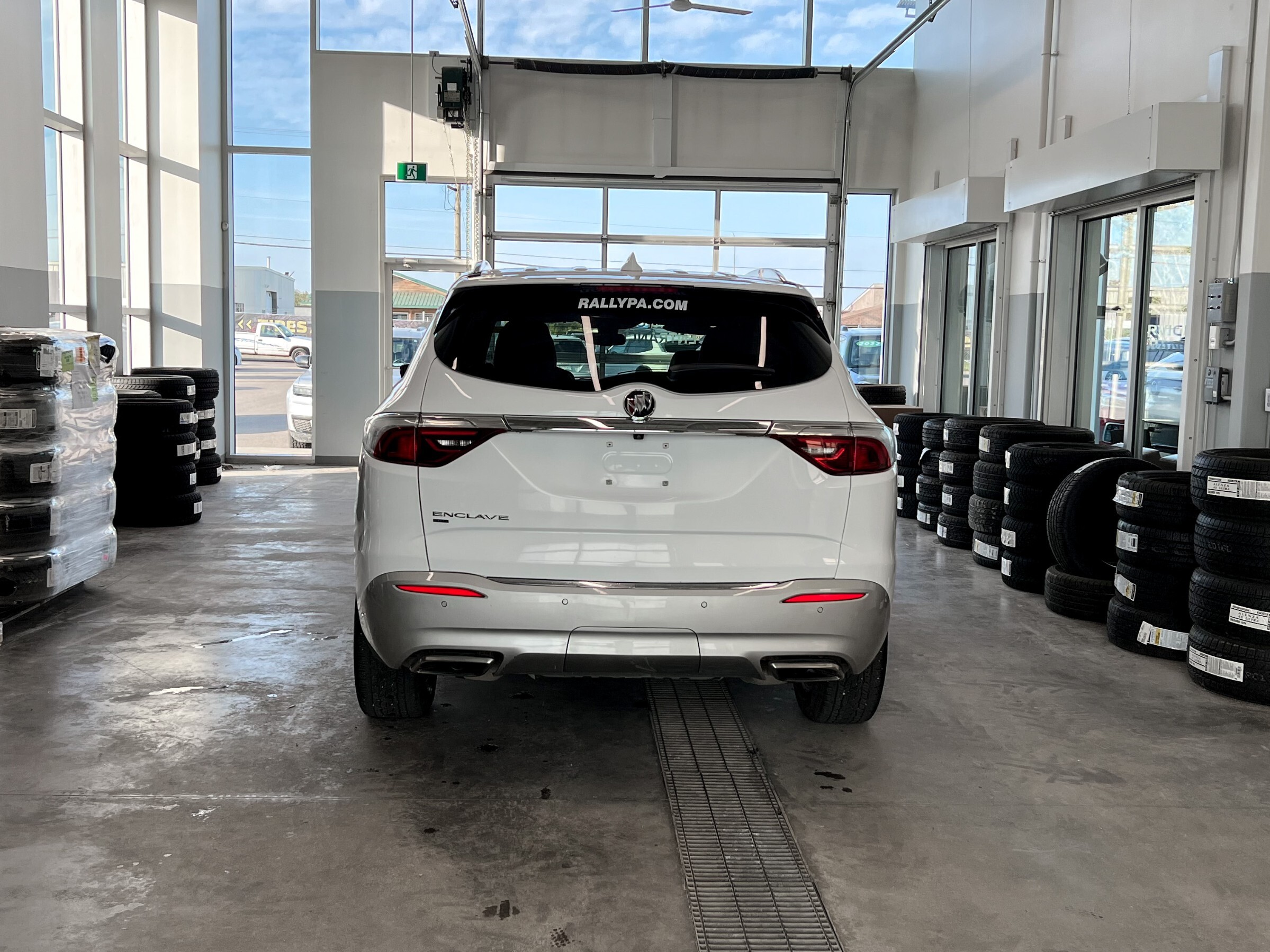 Buick Enclave 2023