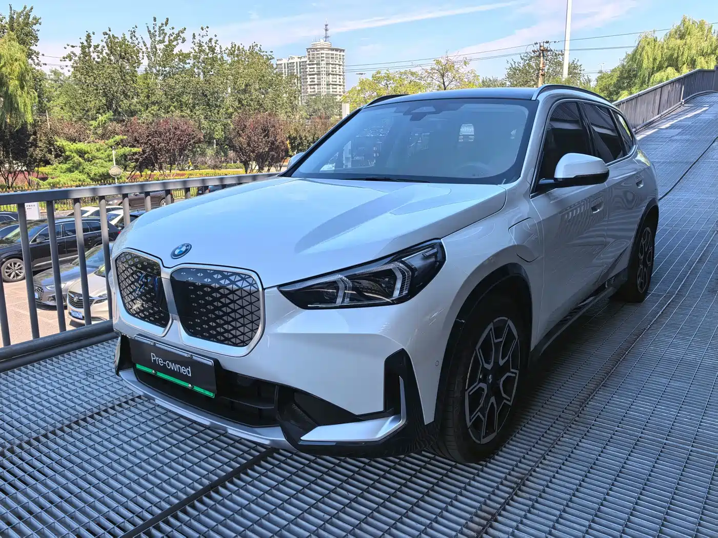 BMW iX1 2025