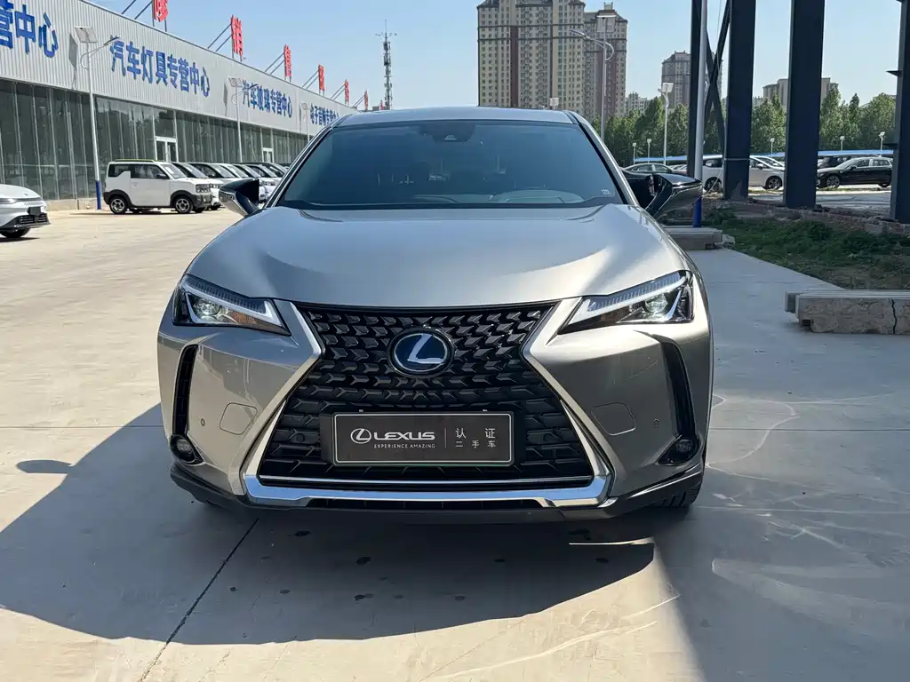 Lexus UX 2023